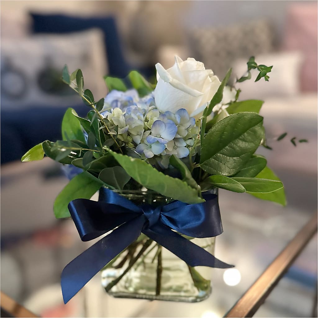 Sky Blue Delight Bouquet –  Raw Flowers, Kitchener ON